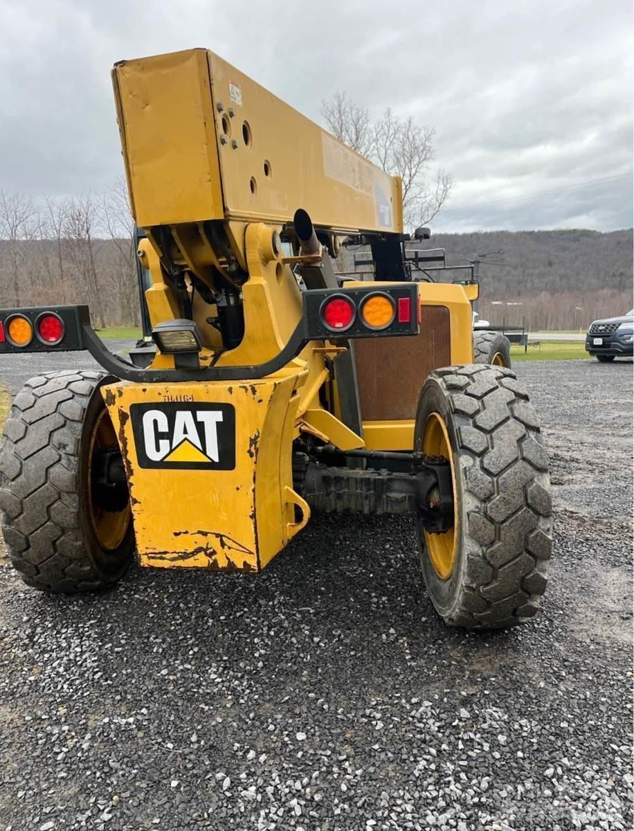 CAT TL943C Телескопічні навантажувачі