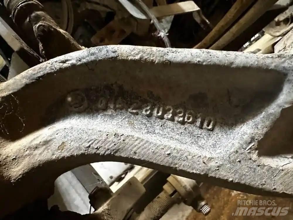  Dana 367 Осі