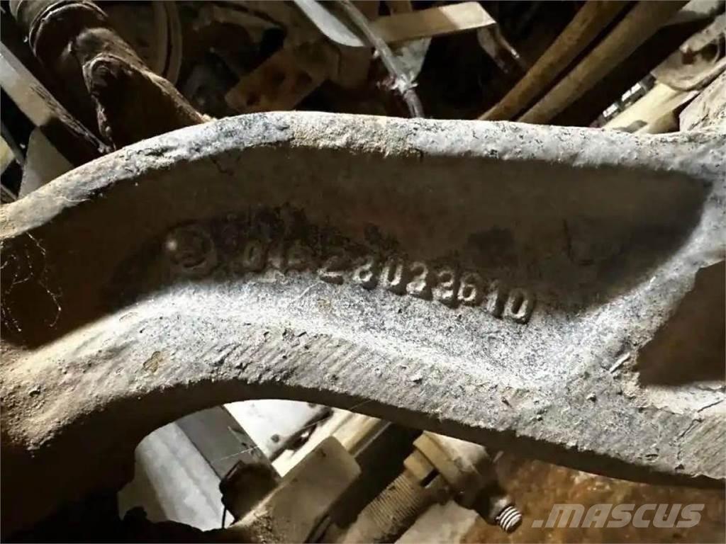  Dana 367 Осі