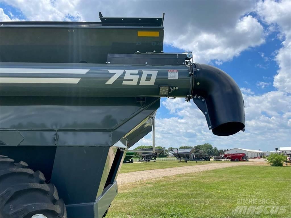 Demco 750 Причепи перевантажувачі зерна