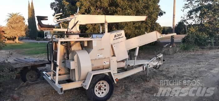 Finn B260T Прийомні бункери