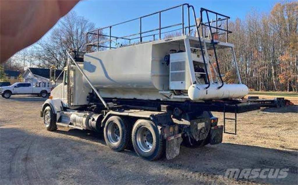 Finn T240 Прийомні бункери