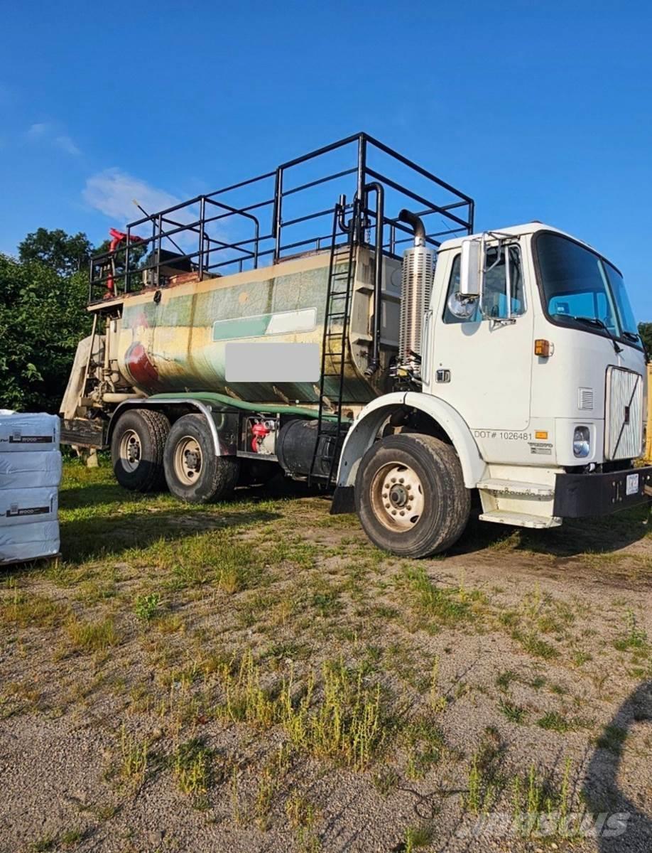 Finn T330 Прийомні бункери
