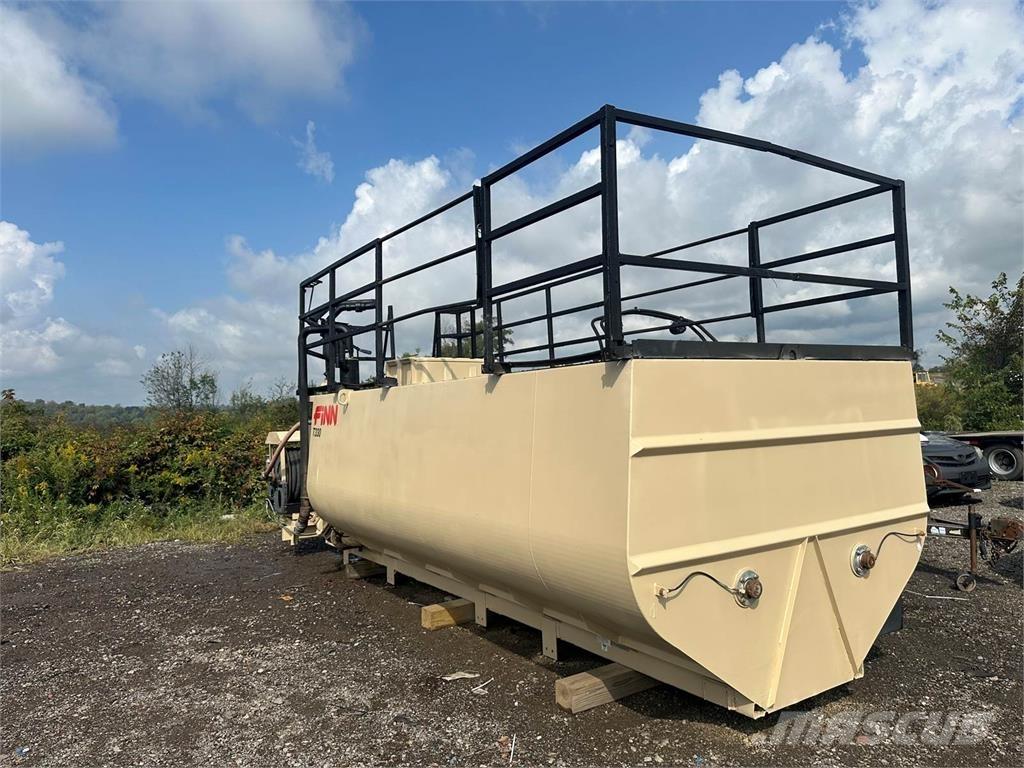 Finn T330 Прийомні бункери