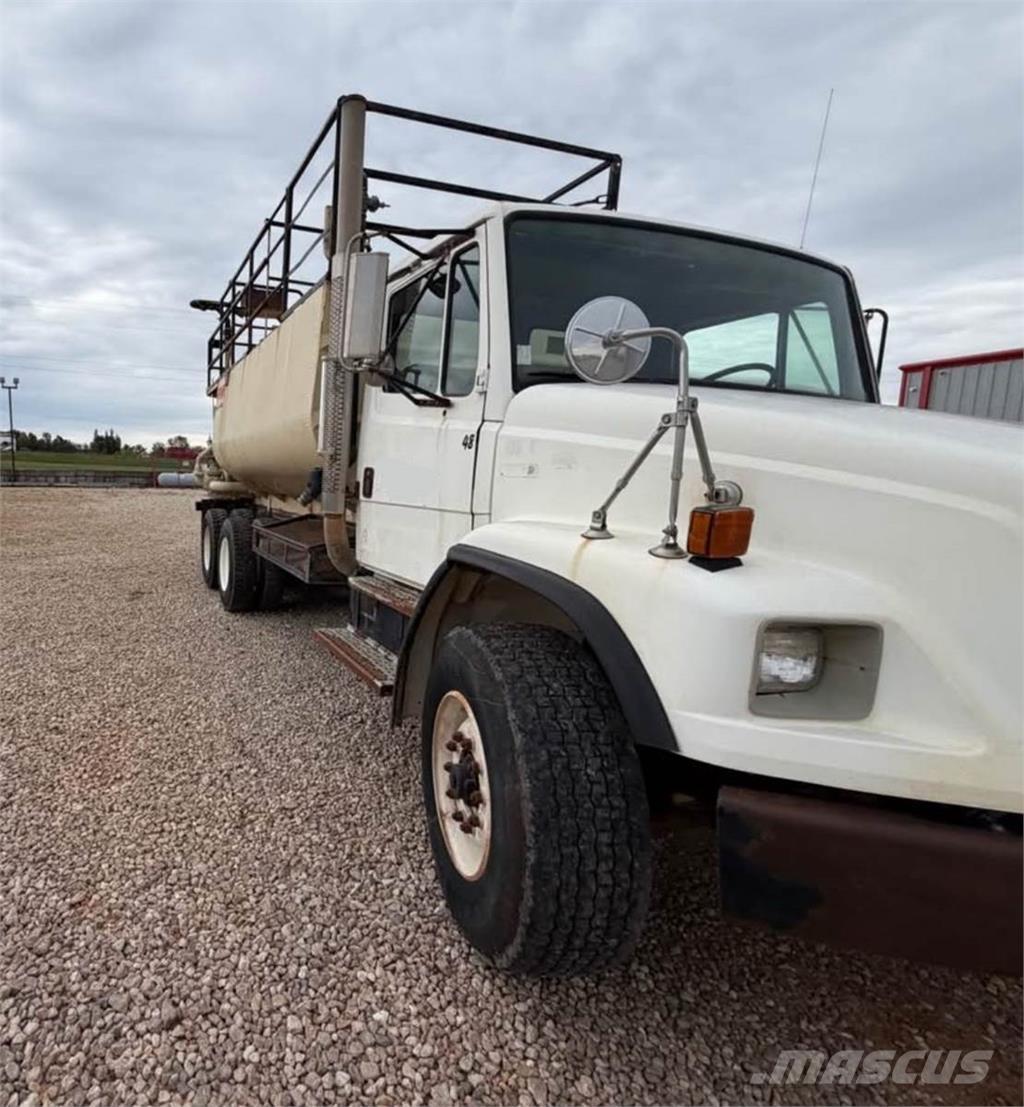 Finn T330 Прийомні бункери