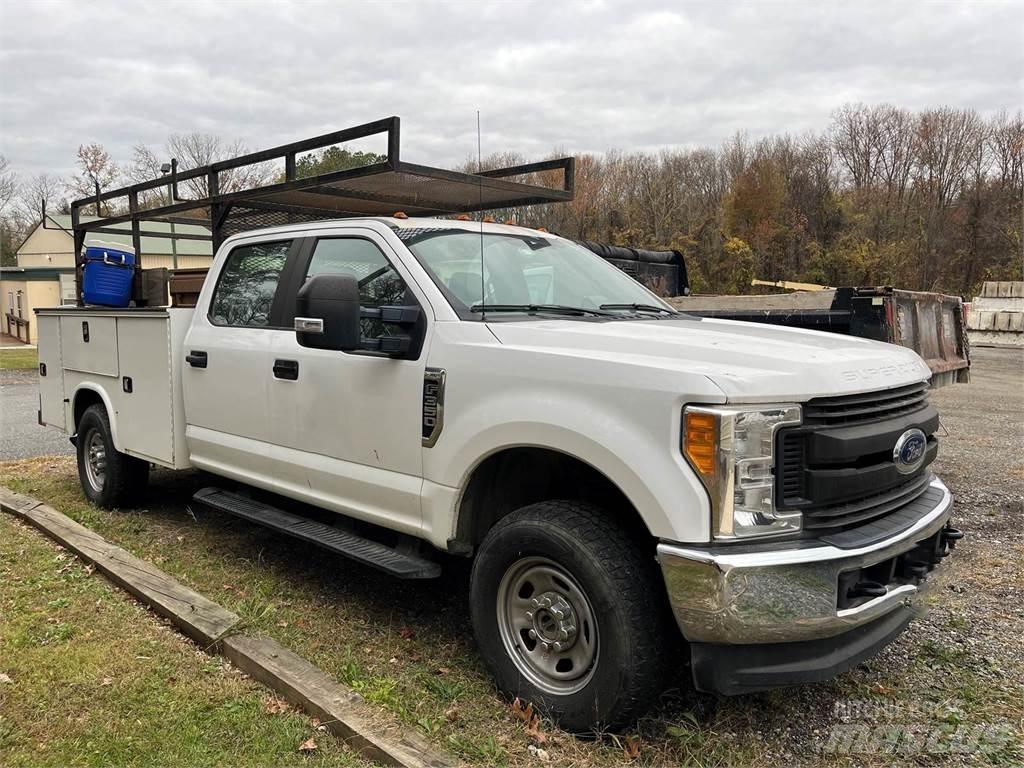 Ford F-350 Комунальні автомобілі / автомобілі загального призначення