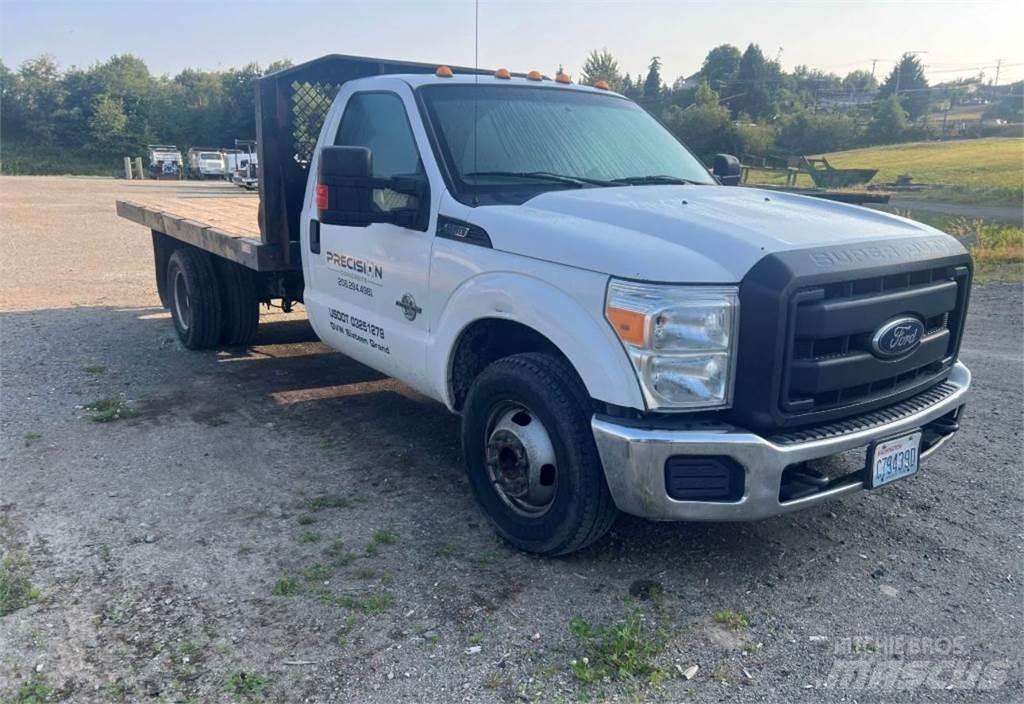 Ford F-350 Вантажівки-платформи/бокове розвантаження