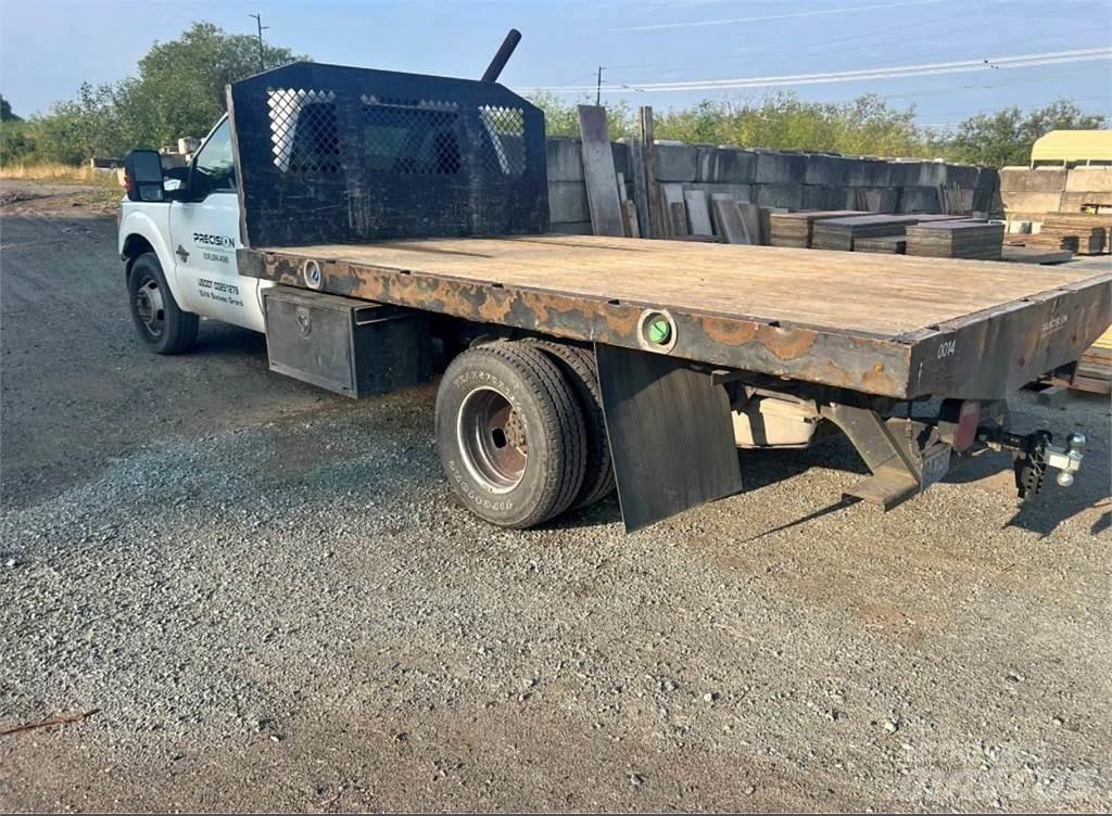 Ford F-350 Вантажівки-платформи/бокове розвантаження