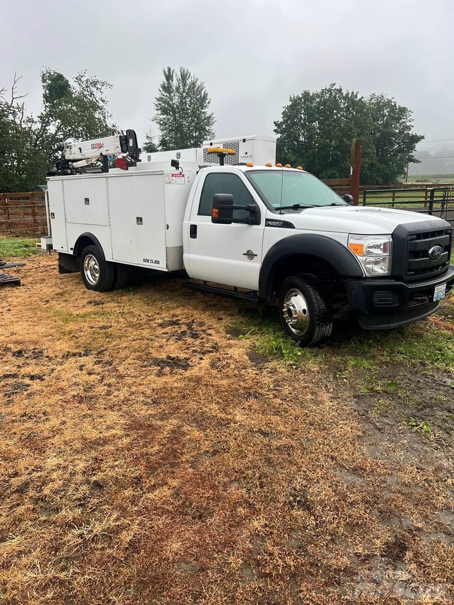 Ford F - 550 Комунальні автомобілі / автомобілі загального призначення