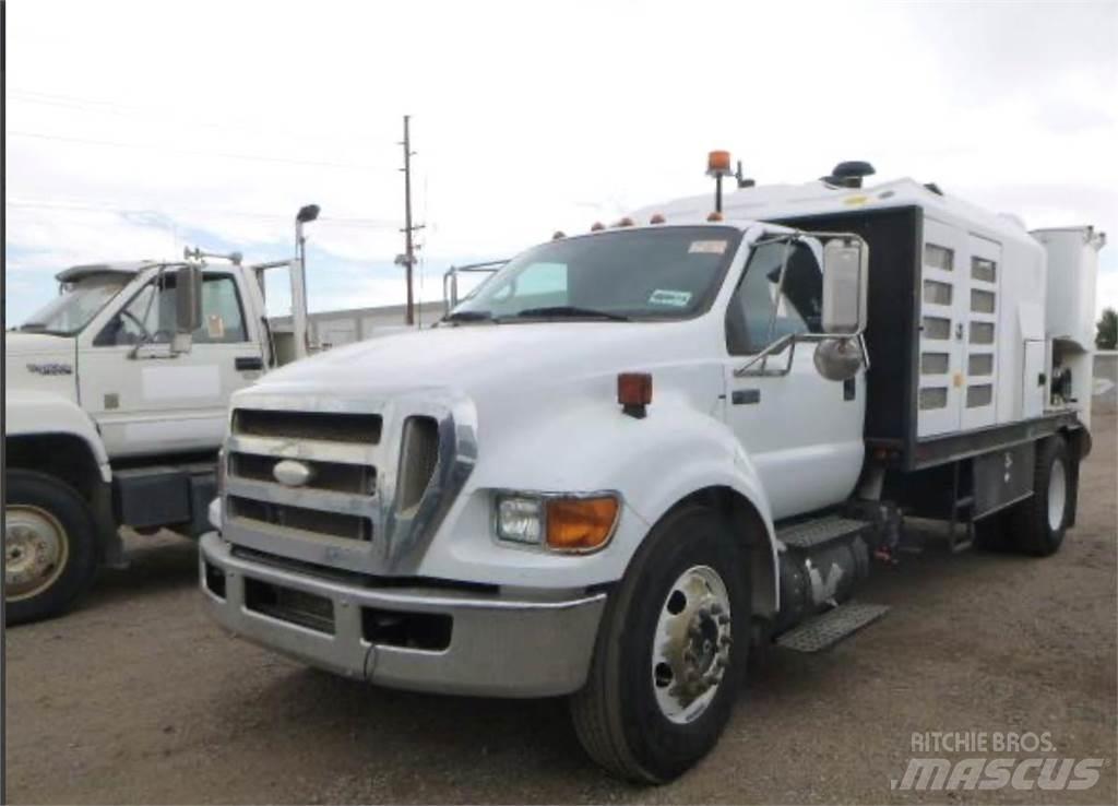 Ford F-650 Комбі/Вакуумні вантажівки