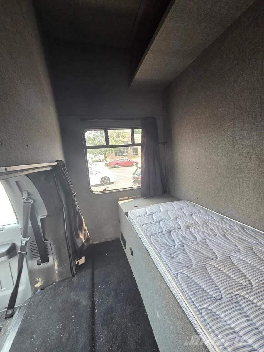 Ford F-650 Фургони