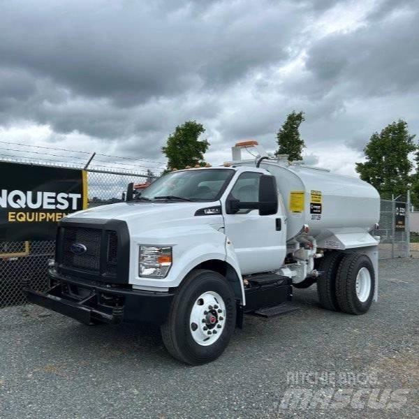 Ford F-750 Вантажівки-цистерни