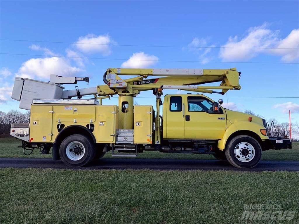 Ford F-750 Автовишки на базі вантажівки