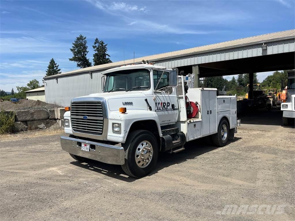 Ford L8000 Комунальні автомобілі / автомобілі загального призначення