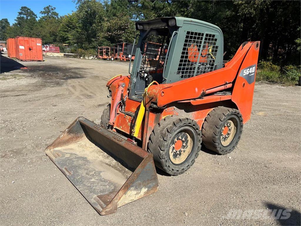 Gehl 5640E Гусеничні вантажники