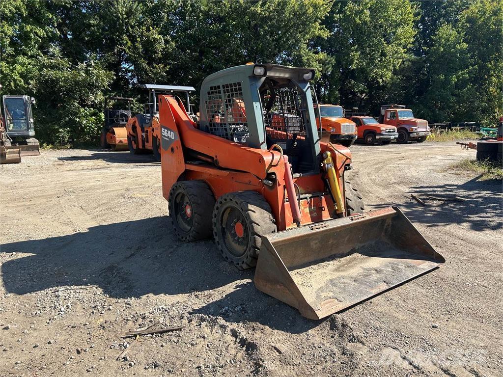 Gehl 5640E Гусеничні вантажники