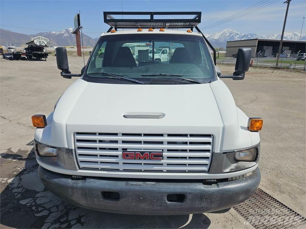 GMC C5500 Вантажівки-платформи/бокове розвантаження