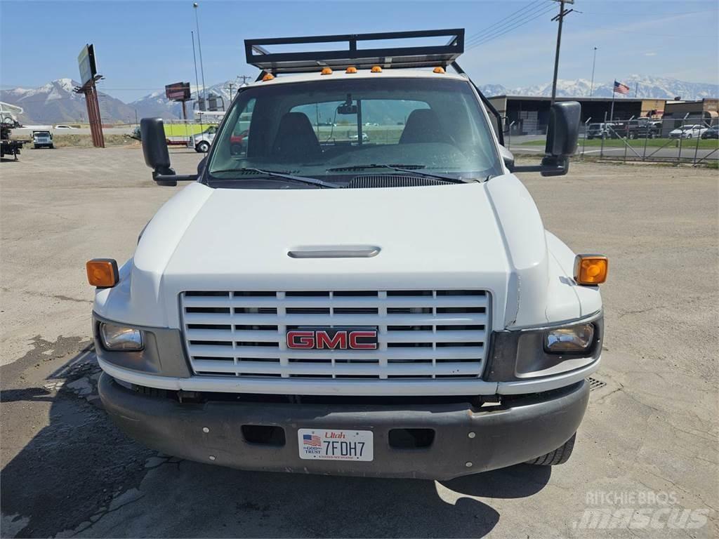 GMC C5500 Вантажівки-платформи/бокове розвантаження