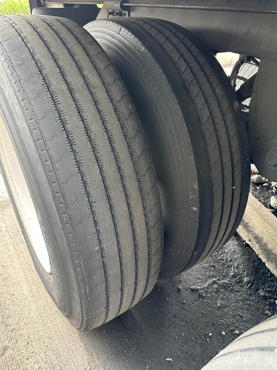 Hyundai  Причепи-фургони
