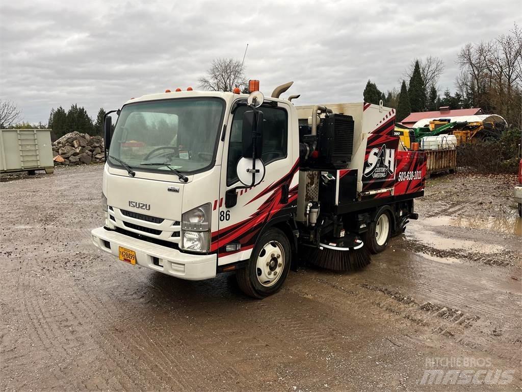 Isuzu NPR Підмітальні машини