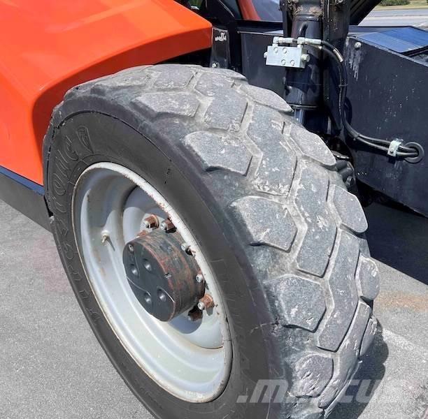 JLG 1055 Телескопічні навантажувачі