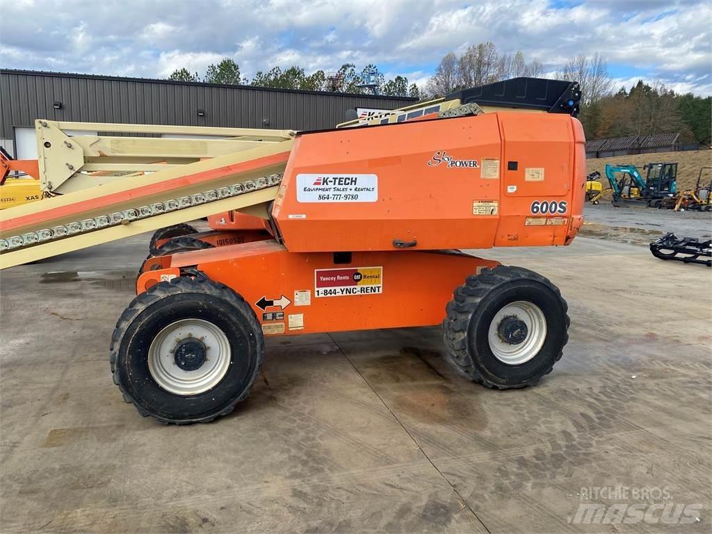 JLG 600S Телескопічні підйомники