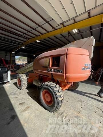 JLG 600S Телескопічні підйомники