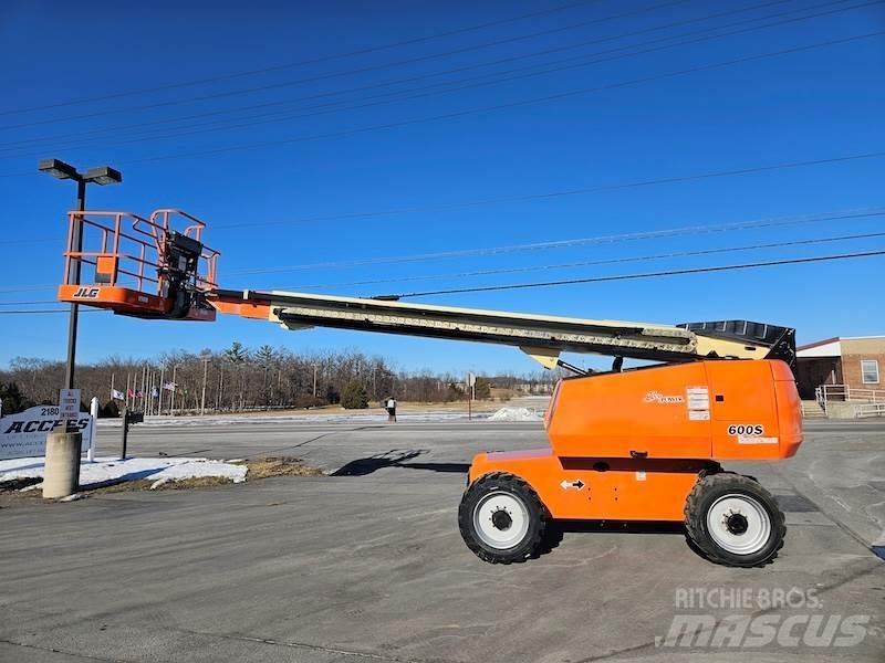 JLG 600S Телескопічні підйомники