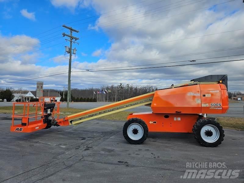 JLG 600S Телескопічні підйомники