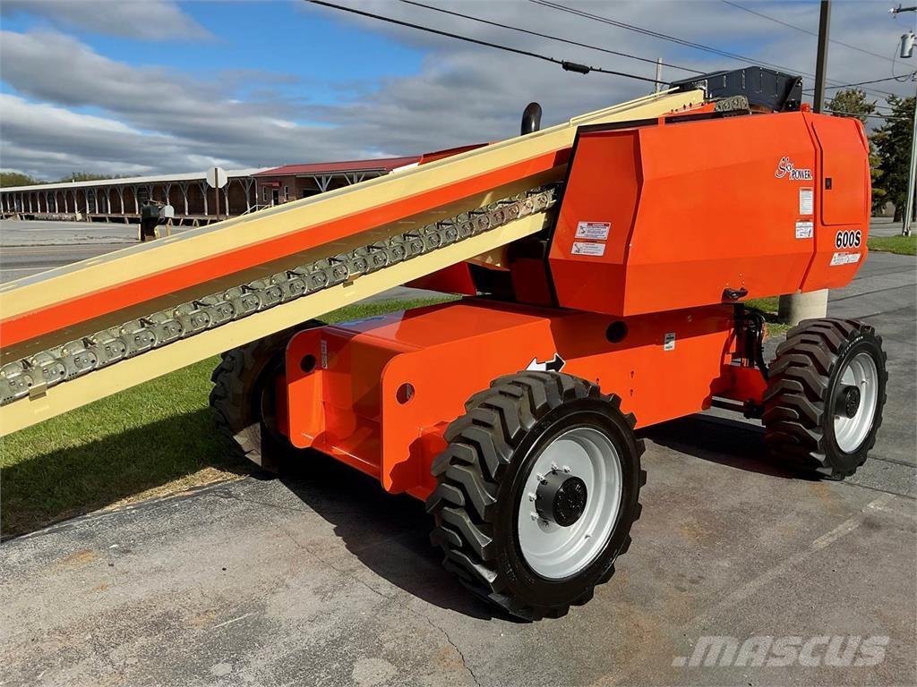 JLG 600S Телескопічні підйомники