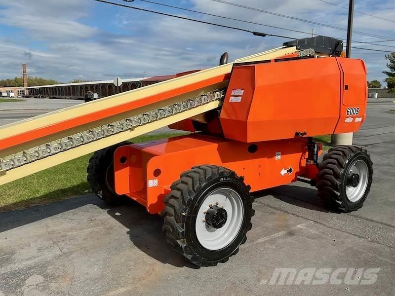 JLG 600S Телескопічні підйомники