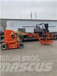 JLG E300AJ Вертикальні щоглові підйомники