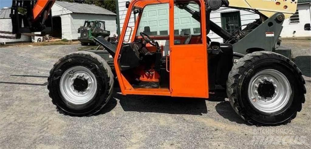JLG G6-42A Телескопічні навантажувачі