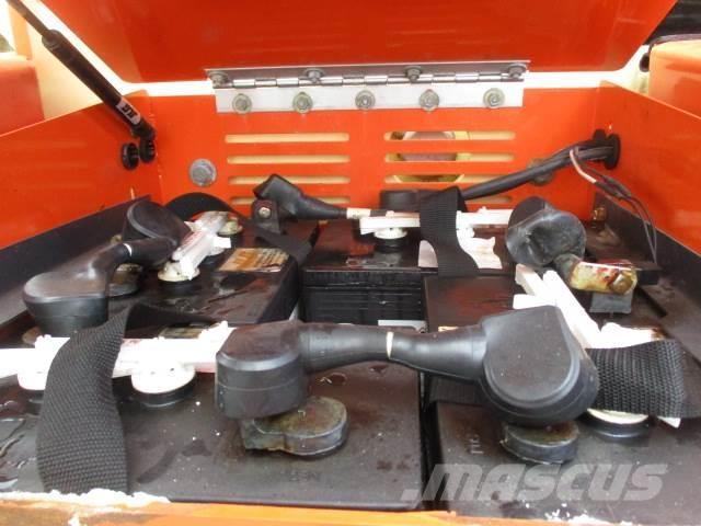 JLG M600J Інші підйомники і платформи