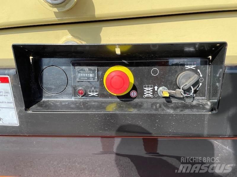 JLG R4045 Підйомники-ножиці