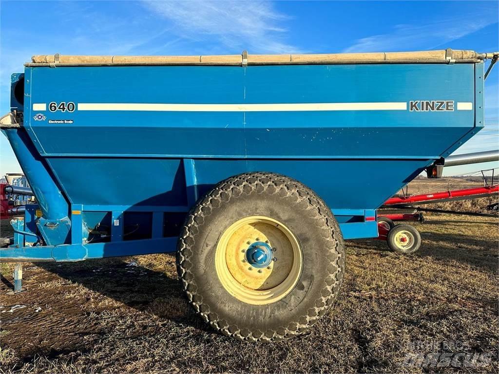 Kinze 640 Причепи перевантажувачі зерна