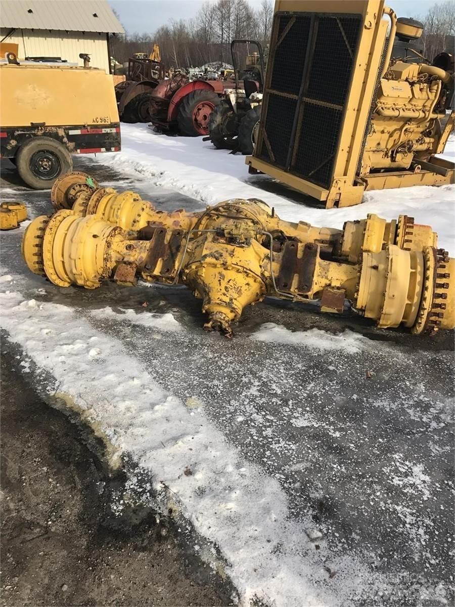 Komatsu  Осі
