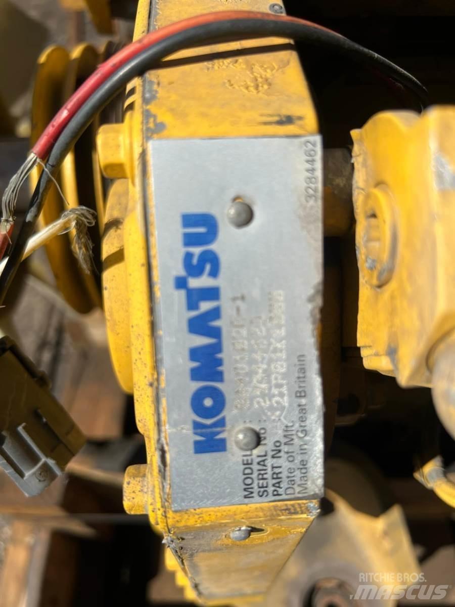 Komatsu  Двигуни