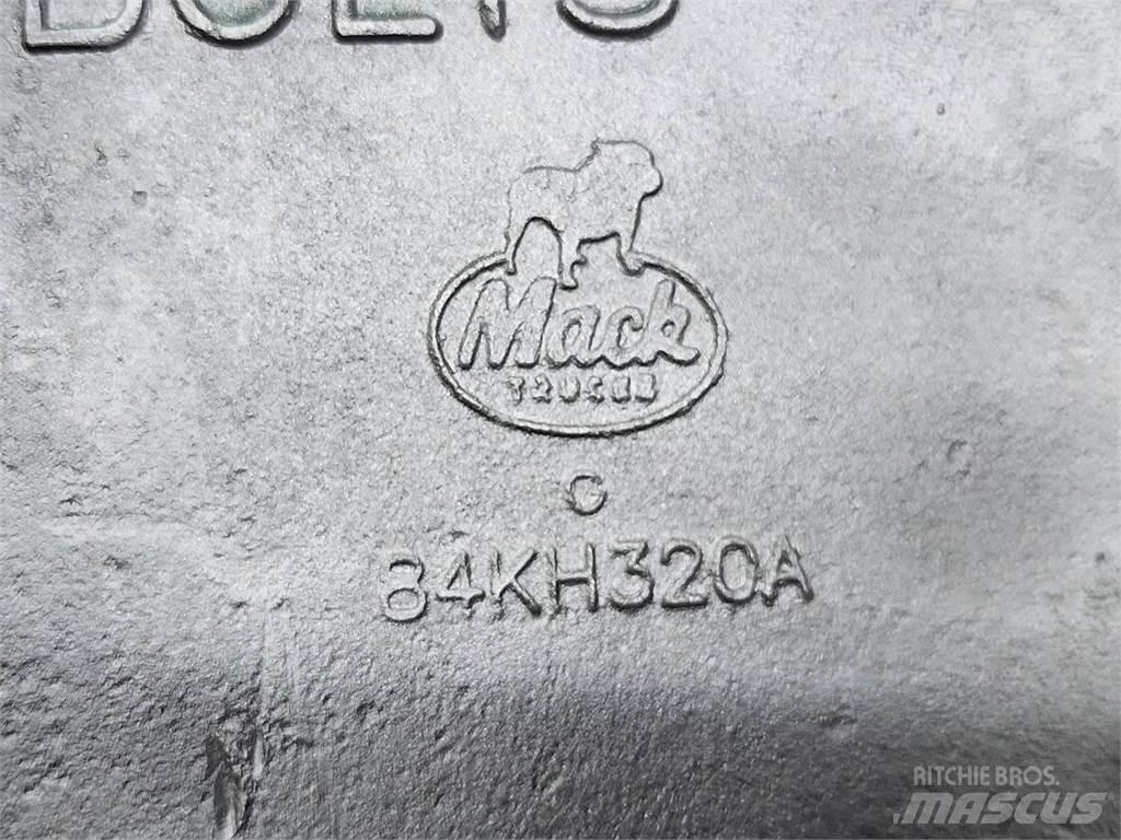 Mack  Осі