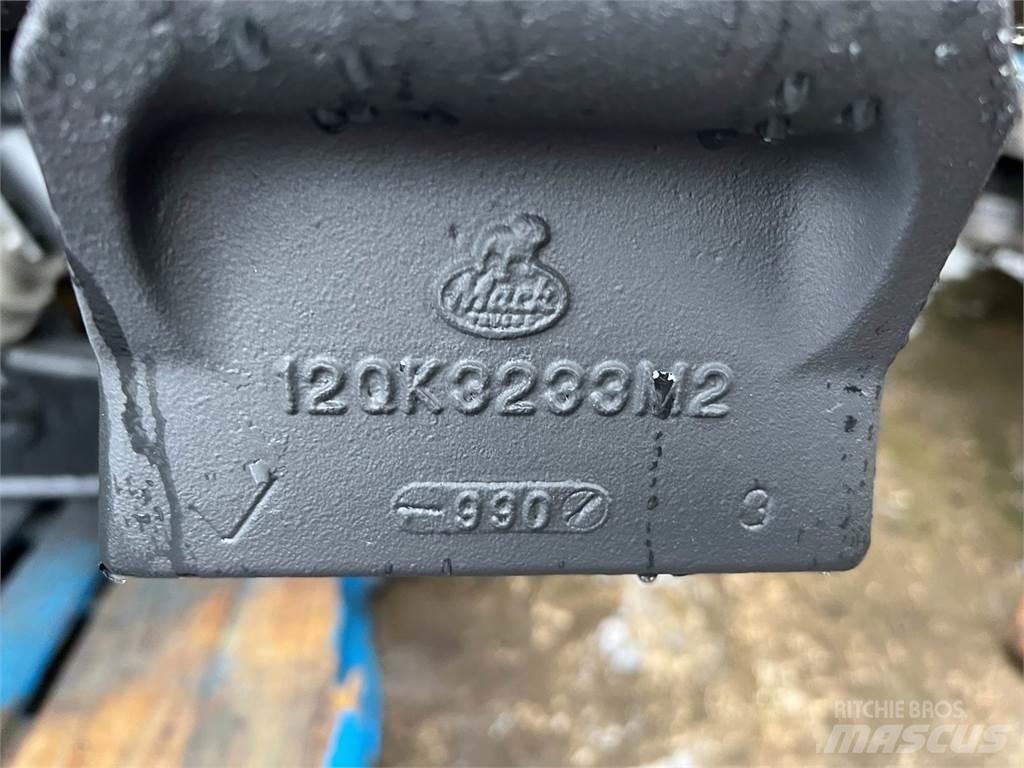 Mack  Шасі