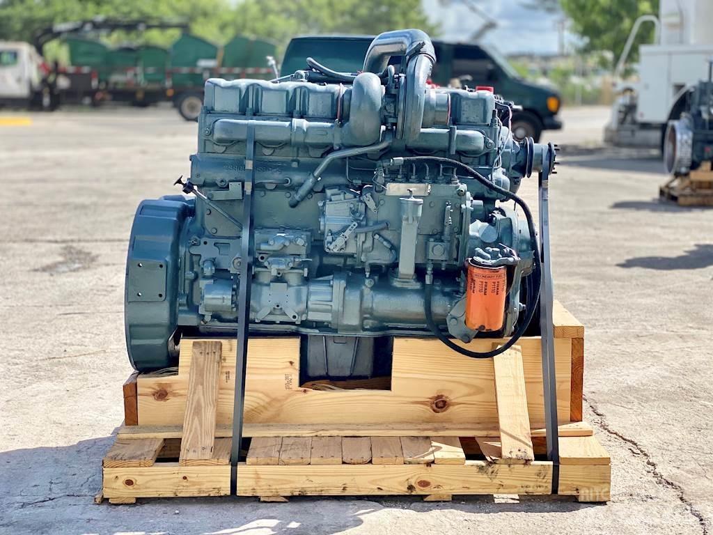 Mack 673 Двигуни