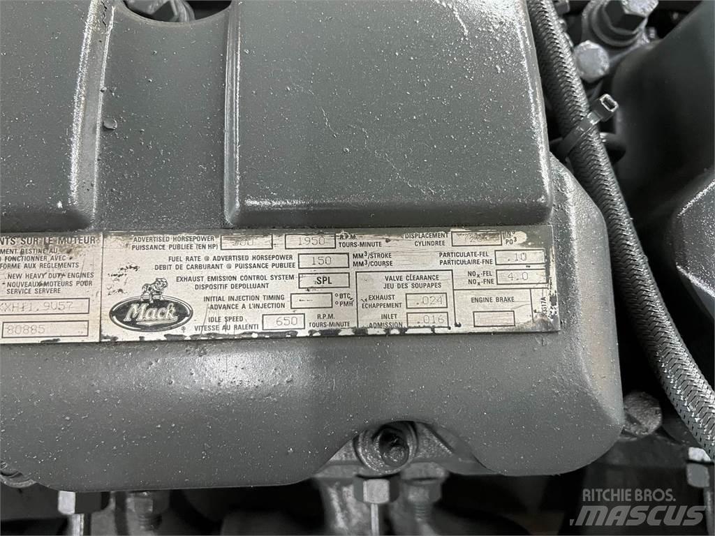 Mack E7 Двигуни