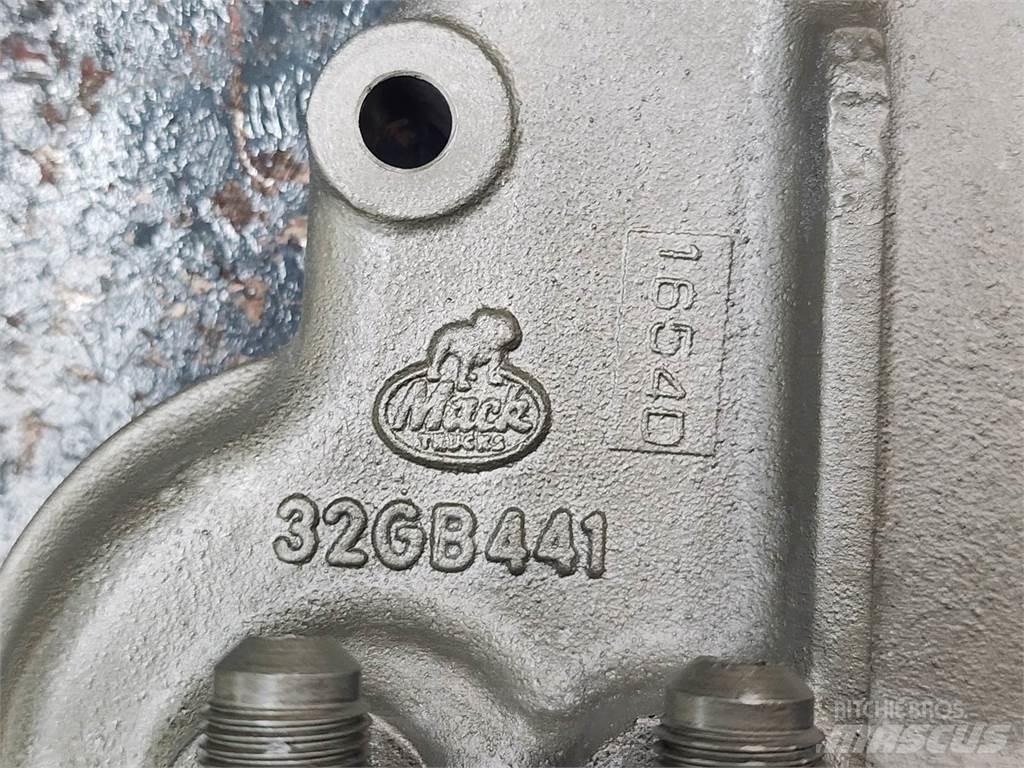 Mack E7 Двигуни