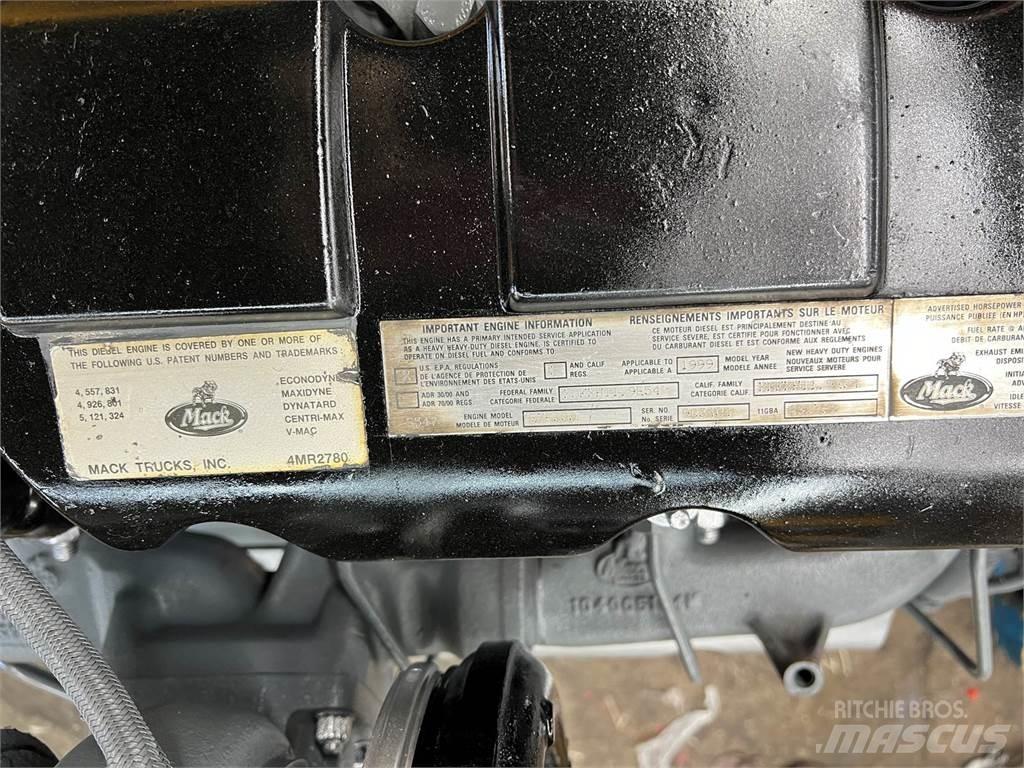 Mack E7 Двигуни
