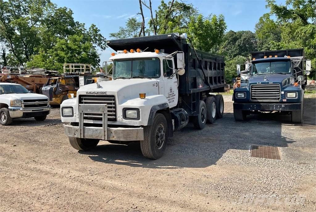Mack E7 Самоскиди