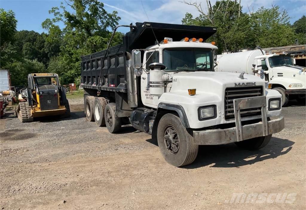 Mack E7 Самоскиди