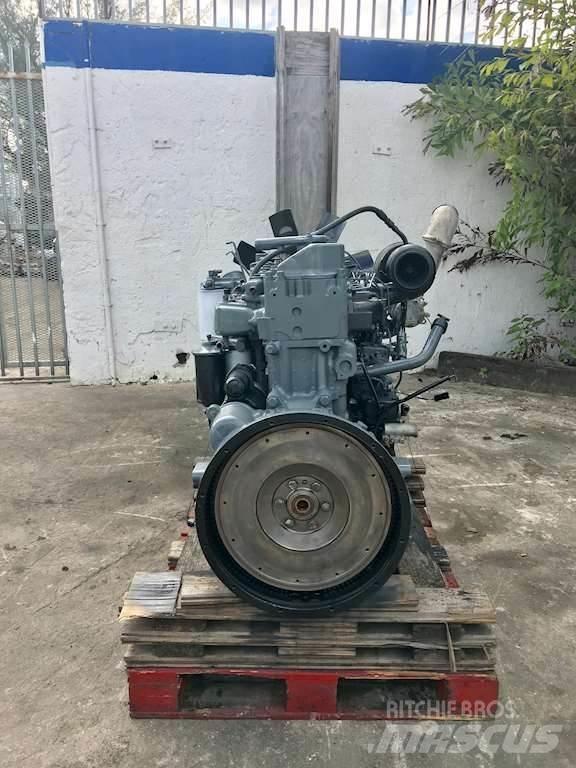 Mack E7 Двигуни