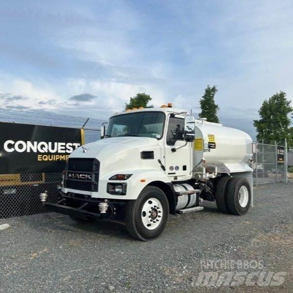 Mack MD642 Вантажівки-цистерни
