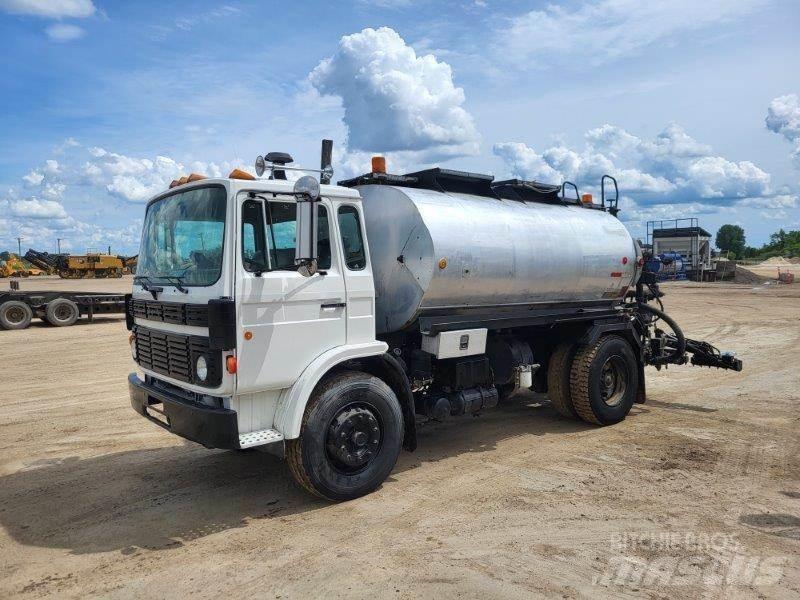 Mack Other Вантажівки-цистерни