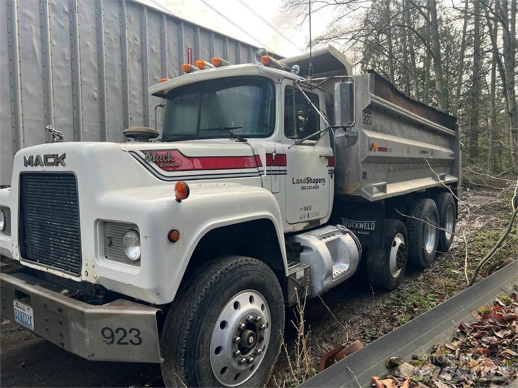 Mack RD600 Самоскиди